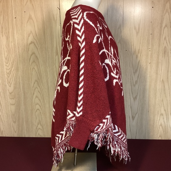 Women’s Poncho Jon & Anna red and white with fringe - Picture 3 of 11